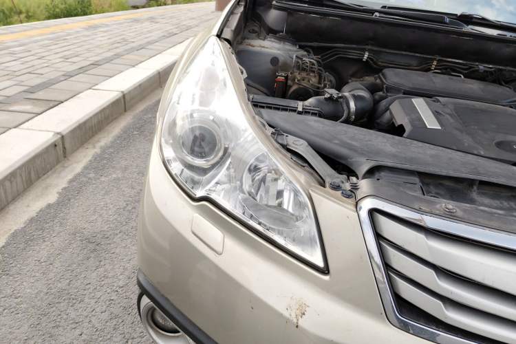 Used Subaru Outback 2012 2.5i Luxury Edition Right Front Headlight