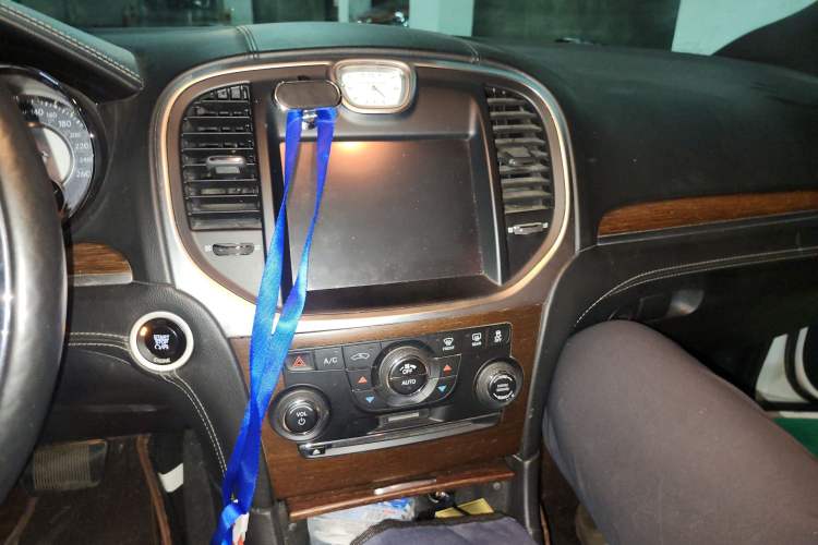 Used Chrysler 300C 2014 3.0L Excellence Edition Audio And AC Panel