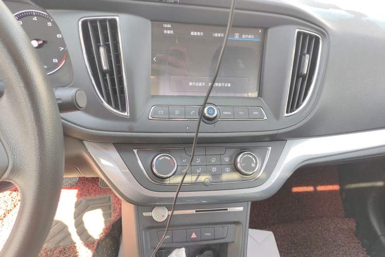 Used Roewe 360 2018 PLUS 1.5L Automatic Luxury Edition Audio And AC Panel