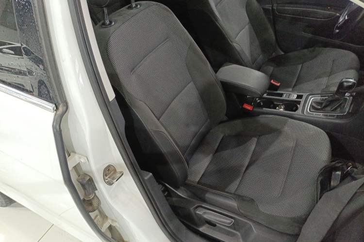 Used Volkswagen Golf 2020 Zhiai Edition 280TSI DSG Comfort Model Right Front Seat