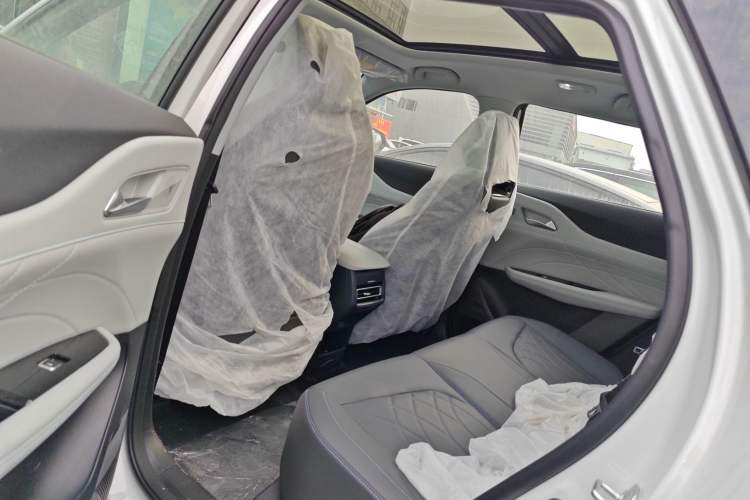 Used Changan UNI-Z New Energy 2024 Blue Whale Smart Electric iDD 125km Beyond Edition