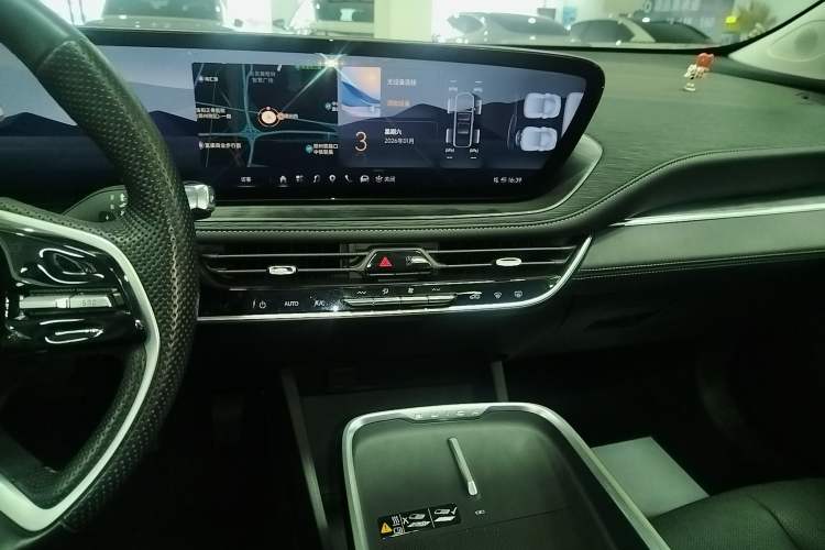 Used Buick LaCrosse 2024 28T Luxury Edition Audio And AC Panel