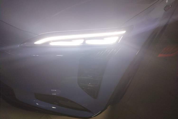 Used Hongqi Tiangong 08 2025 730 Max Rear-Drive Version Left Front Headlight