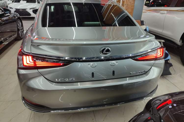 Used Lexus ES 2023 200 Excellence Edition