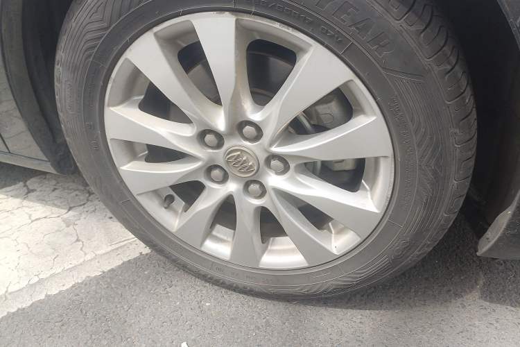 Used Buick LaCrosse 2013 2.4L SIDI Leading Comfort Version
