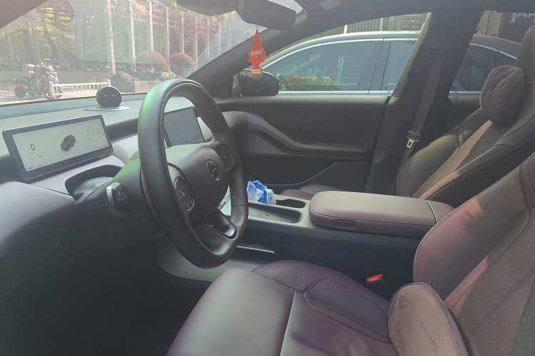 Used Nio ET5T 2023 75 kWh Touring Left Front Seat