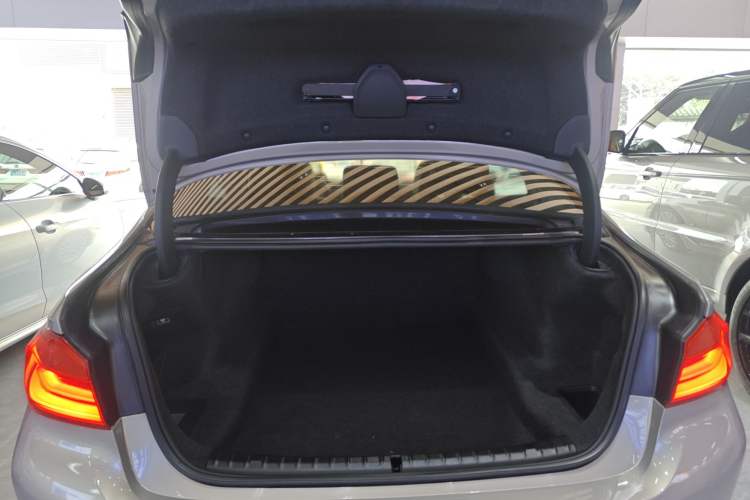 Used BMW 5 Series 2018 525Li Luxury Package