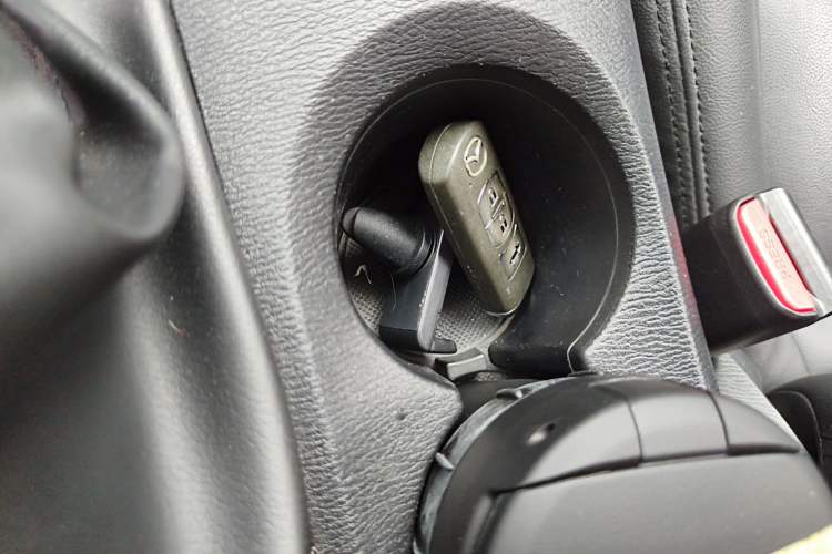 Used Mazda 3 Axela 2017 Sedan 1.5L Automatic Comfort Model Emission Standard China V Vehicle Key