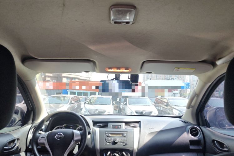 Used Nissan Navara 2021 2.5L Facelift Manual Two-Wheel Drive Comfort Version QR25
