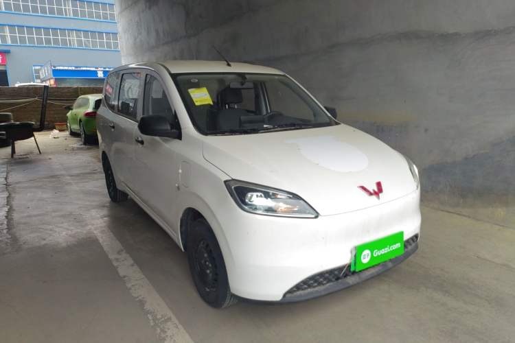 Used Wuling Hongguang New Energy 2024 All-Electric Model 300KM Standard Version Front Right 45 Deg