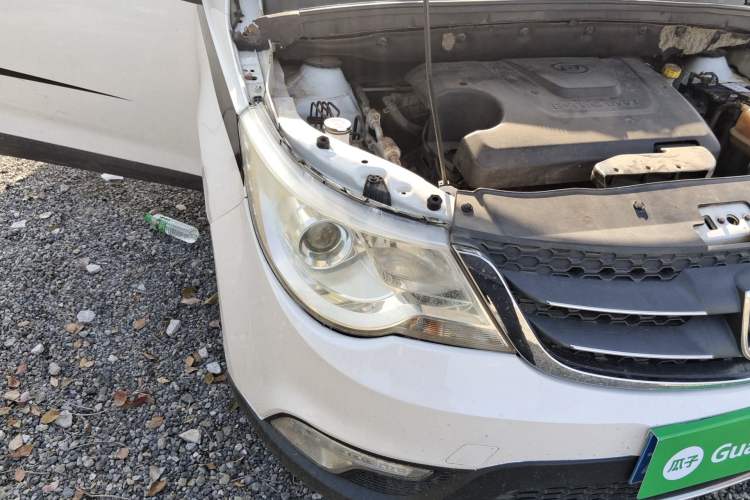 Used Baojun 730 2014 1.5L manual Comfort version 7 seats