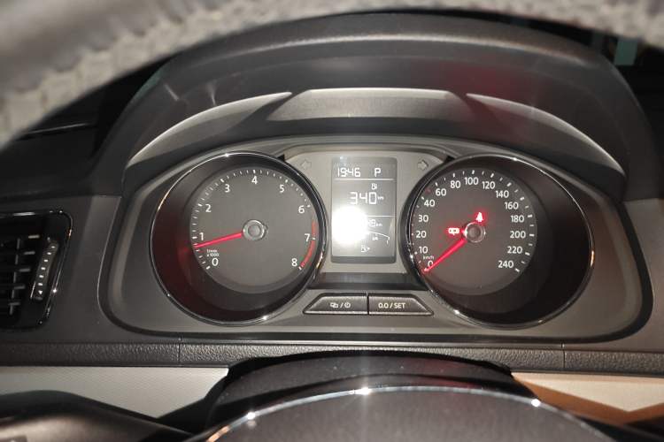 Used Volkswagen Gran Lavida 2015 230TSI DSG Comfort Edition
