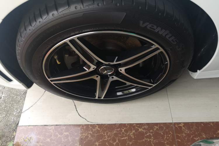 Used Mercedes-Benz A-Class 2021 A 200 L Sport Sedan Fashion Model
