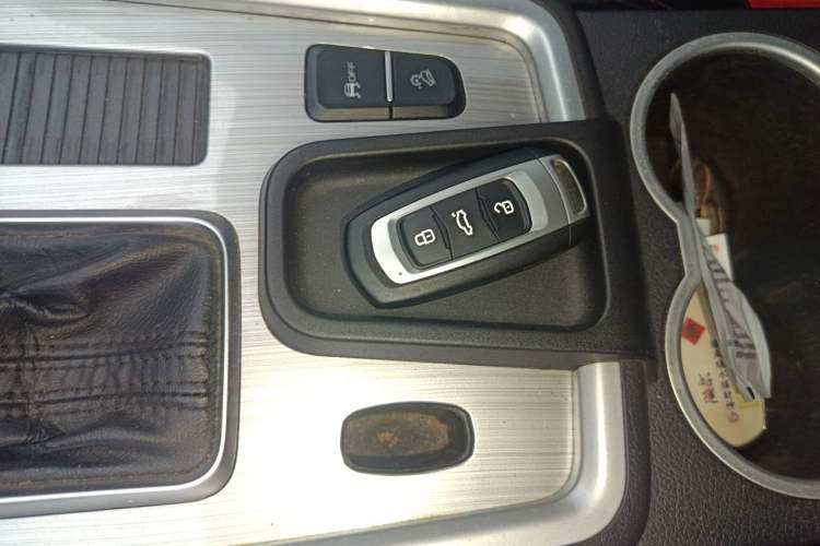 Used Geely Auto Vision X6 2016 1.3T CVT Flagship Model
