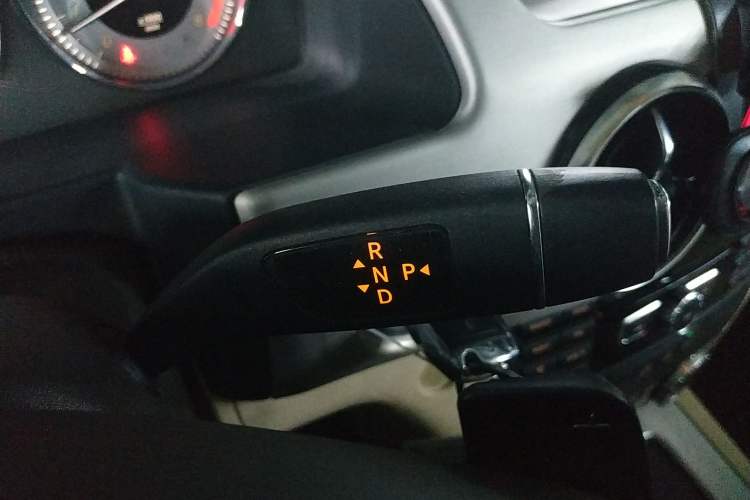 Used Mercedes-Benz GLK-Class 2014 GLK 260 4MATIC Dynamic Model
