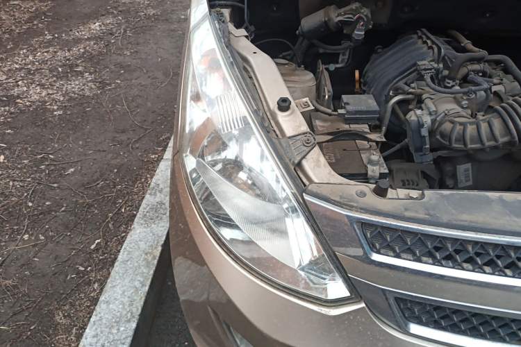 Used Wuling Rongguang V 2015 1.2L Standard Version Right Front Headlight