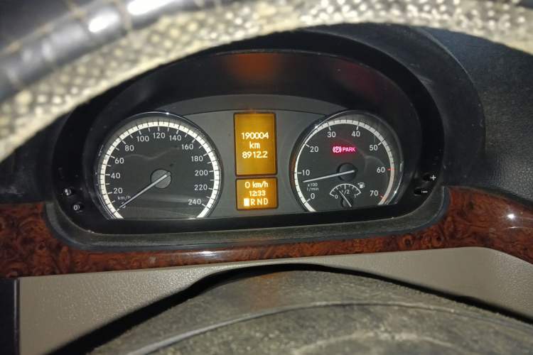 Used Mercedes-Benz Viano 2012 2.5L Hospitality Edition Instrument Cluster