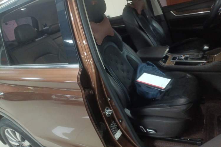 Used Roewe RX8 2018 30T Smart Connectivity Four-Wheel Drive Flagship Edition