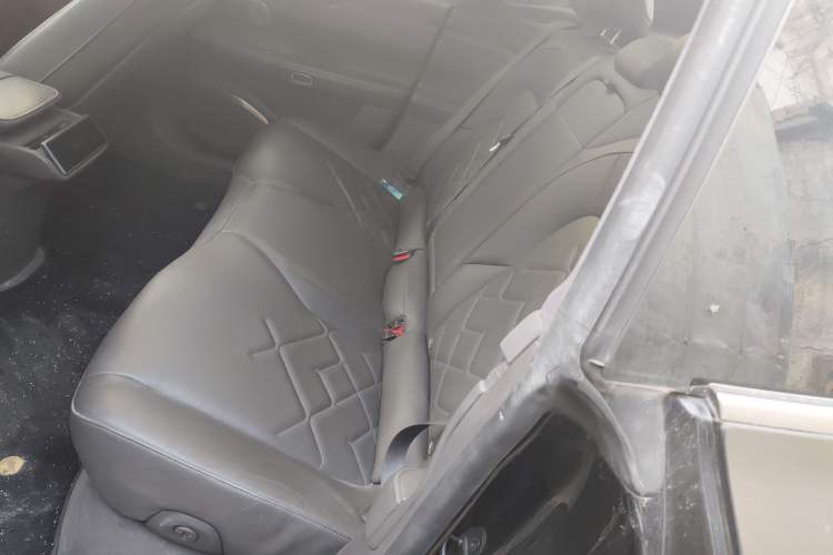 Used Nio ET7 2022 75 kWh Left Rear Seat