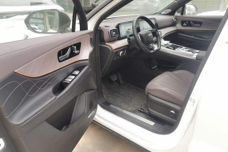 Used Chery Tiggo 9 2025 2.0T Automatic Two-Wheel Drive Luxury Edition 5 Seats