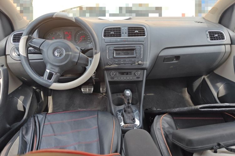 Used Volkswagen Polo 2012 1.6L Cross Polo Automatic Transmission Center Console