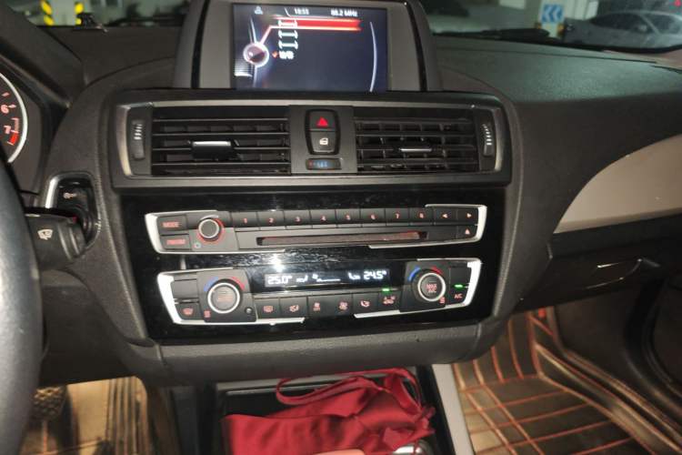 Used BMW 1 Series 2015 120i Leading Model Audio And AC Panel