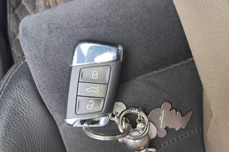 Used Volkswagen Magotan 2018 330TSI DSG Luxury Model Vehicle Key