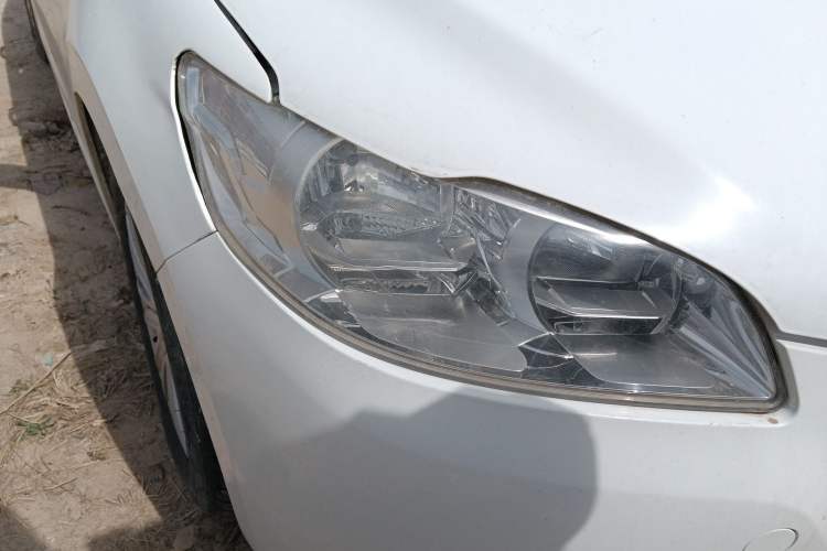 Used Peugeot 301 2016 1.6L Manual Comfort Edition Right Front Headlight
