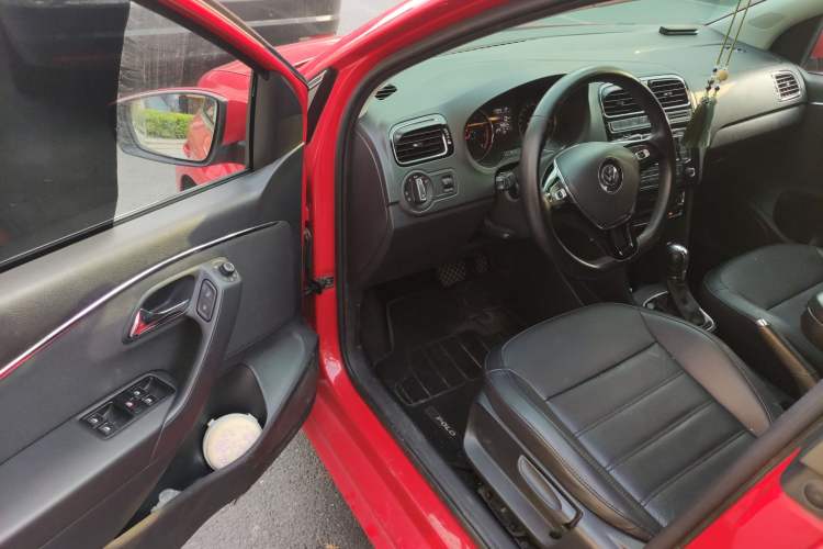 Used Volkswagen Polo 2016 1.6L Automatic Luxury Model Driver Seat