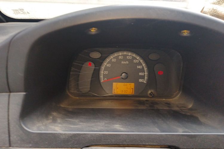 Used Wuling Zhiguang 2013 1.0L Practical Version Odometer Close Up