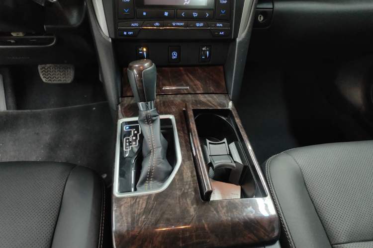 Used Toyota Camry 2016 2.0G 10th Anniversary Leading Edition