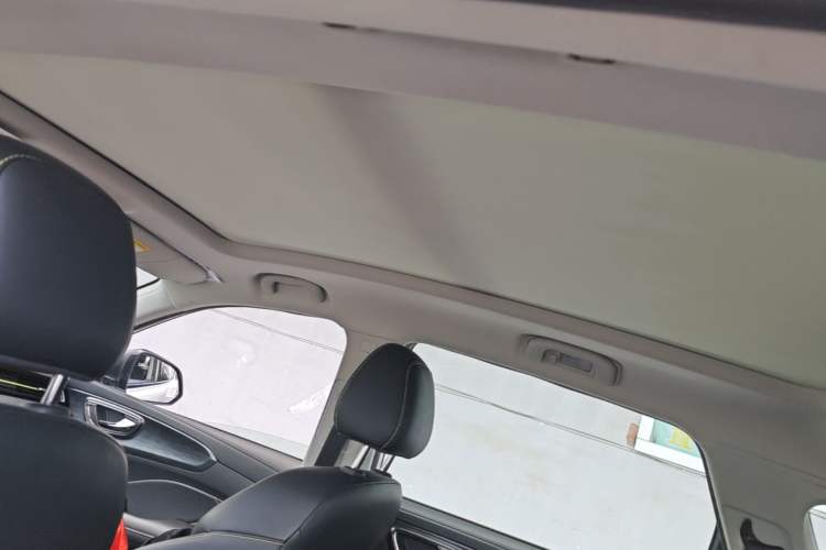 Used Roewe RX5 2023 PLUS 330TGI Automatic Trendsetting Smart Edition
