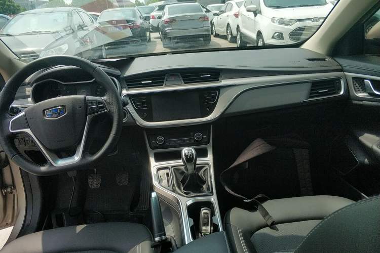 Used Geely Auto Emgrand GL 2017 1.8L Manual Elite Model Center Console
