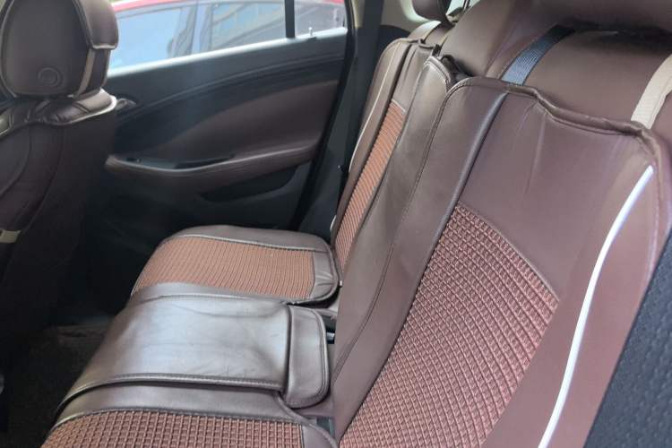 Used Buick Envision 2015 20T Four-Wheel Drive Luxury Model Left Rear Seat
