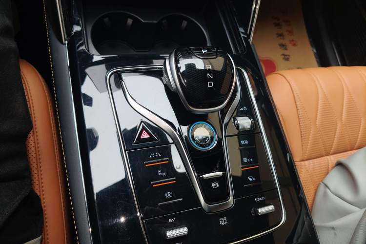 Used BYD Tang New Energy 2023 DM-i Champion Edition 112KM Prestige Model Gear Lever