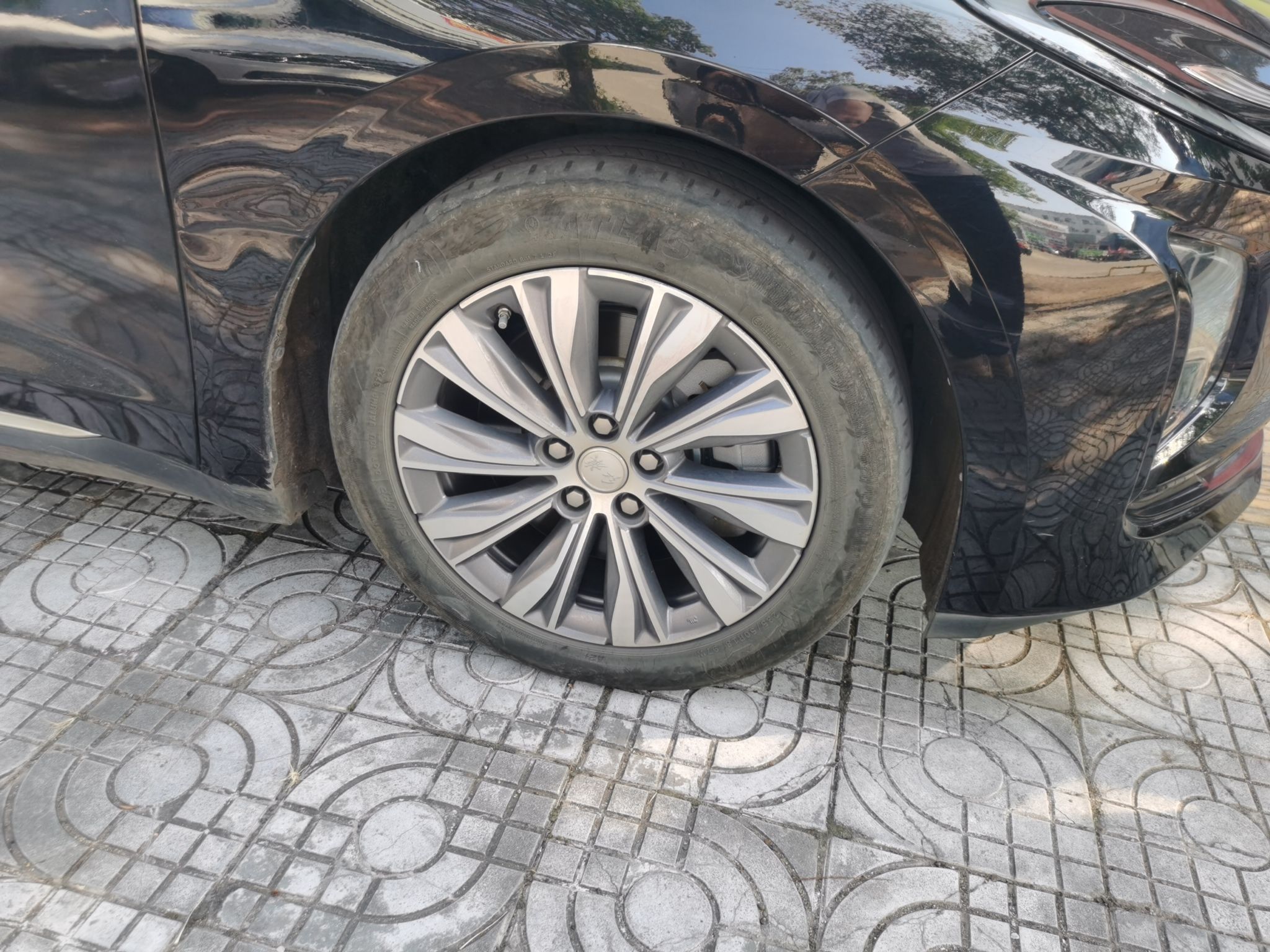 Hongqi E-QM5 2023 620km PLUS — снимка 8