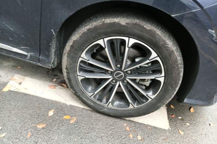 Used Roewe iMAX8 2021 400TGI Flagship Edition Right Front Wheel Hub