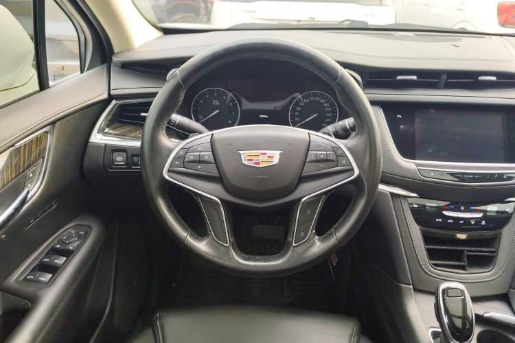 Used Cadillac XT5 2018 25T Luxury Model