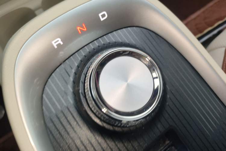 Used ORA Good Cat 2022 Morandi Edition 400km Standard Range Two-Week Young Enjoyment Version Lithium Iron Phosphate
