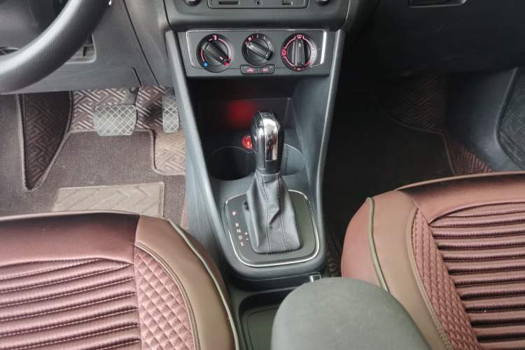 Used Volkswagen Polo 2014 1.6L Automatic Comfort Edition