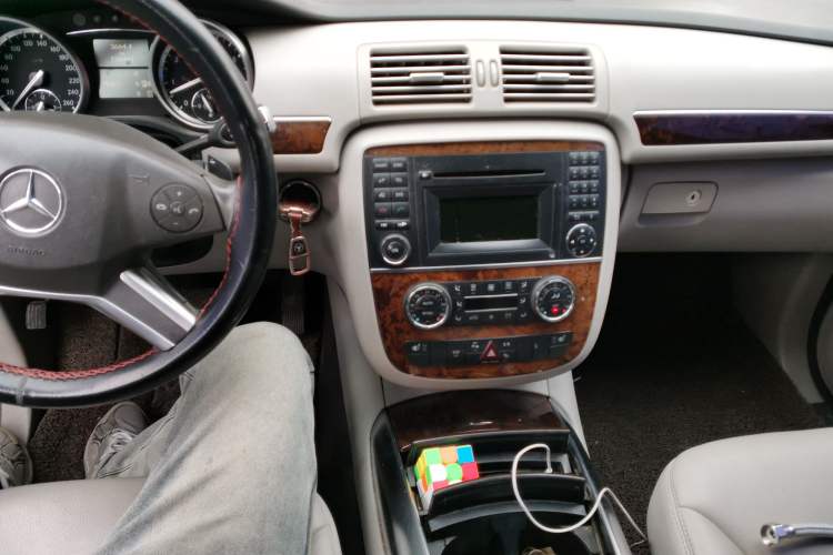 Used Mercedes-Benz R-Class 2011 R 300 L Business Model