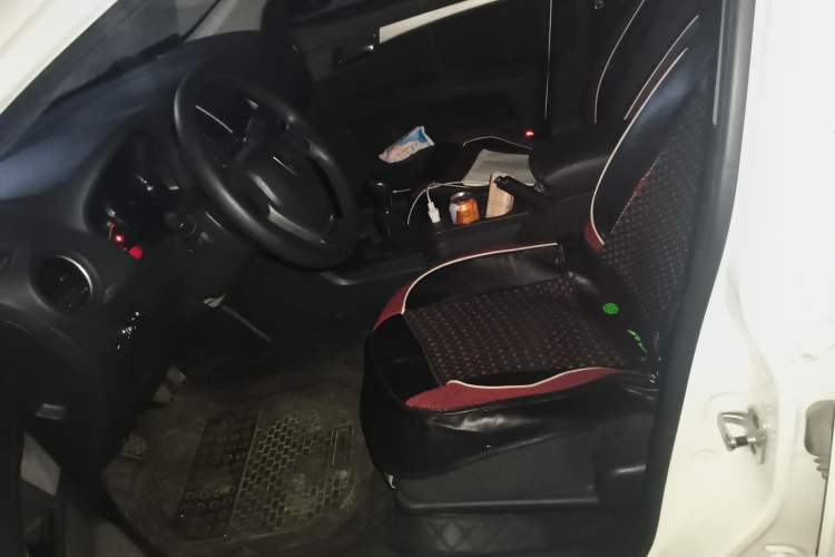 Used Roewe 350 2015 1.5L Manual Luxury Sunroof Edition Left Front Seat