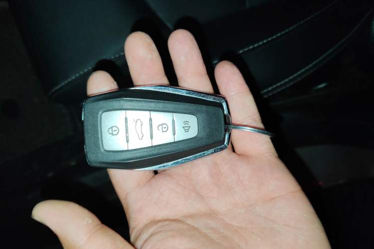 Used Geely Auto Emgrand 2019 Leading Edition 1.5L CVT Luxury Model China VI Standard Vehicle Key