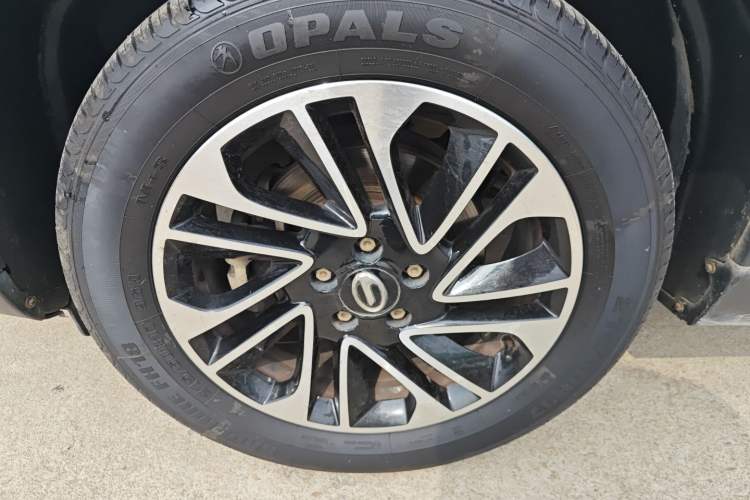 Used GAC Trumpchi GS4 2017 235T Automatic Two-Wheel Drive Elite Edition Left Front Wheel Hub