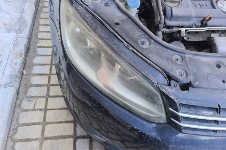 Used Volkswagen Touran 2011 1.4T DSG Zhiya Edition 5 Seats Right Front Headlight