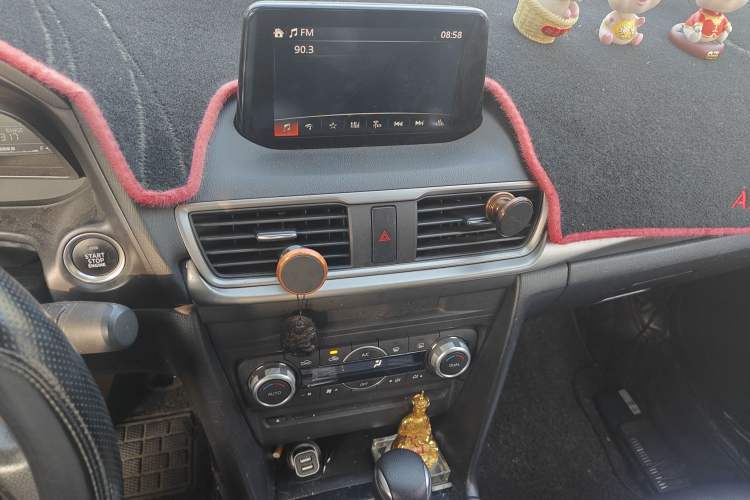 Used Mazda 3 Axela 2017 Sedan 1.5L Automatic Luxury Model Emission Standard China V