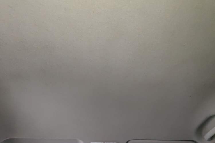 Used Venucia R50 2014 1.6L Automatic Splendid Edition
