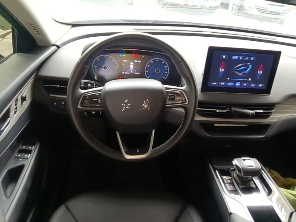 Hongqi E-QM5 2023 560km PLUS — снимка 13