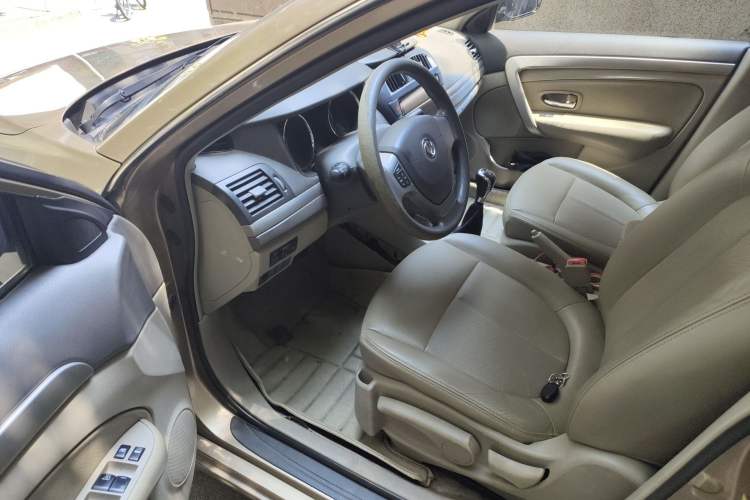 Used Dongfeng Aeolus A60 2014 1.6L Manual Luxury Model
