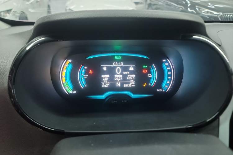 Used Chery Little Ant 2022 Sweet Pink Edition Half-Sugar Version Lithium Iron Phosphate 29.2 kWh 30 kW 301 km
